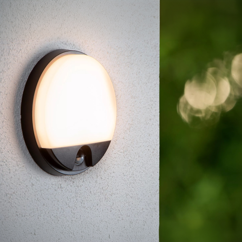 Zwarte badkamer wandlamp modern, Hups Ir, 10W, 3000K LED, IP54