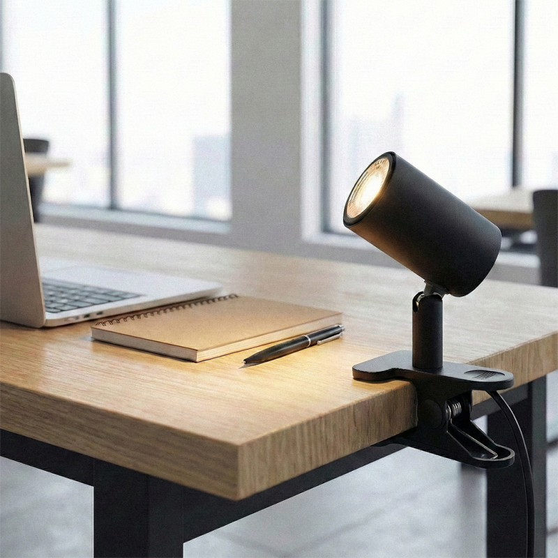 Moderne klemspot zwart, Elena, met schakelaar