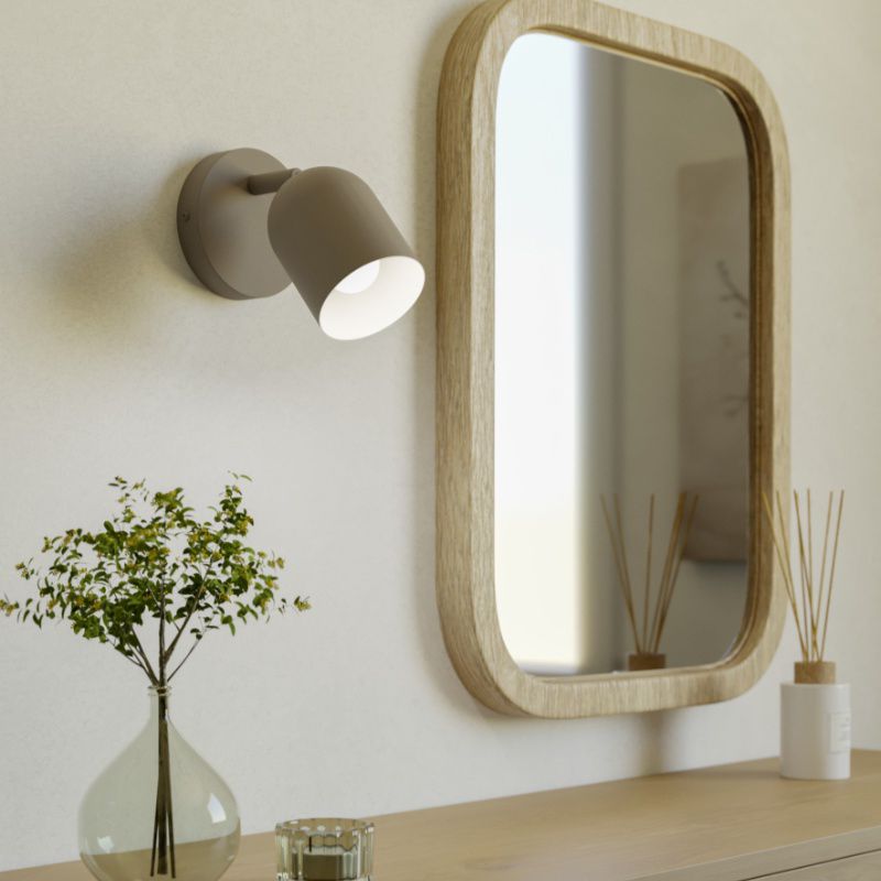 Bruine vintage wandspot staal, Tjitte