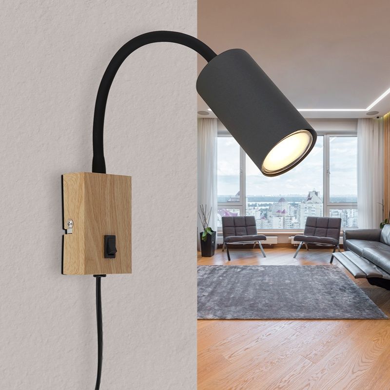 Zwarte design stopcontact wandlamp metaal, Roelof, met schakelaar