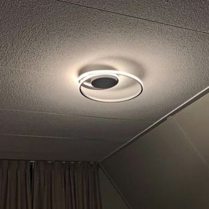Witte plafonniere Sassandra, metaal, modern, 22 watt