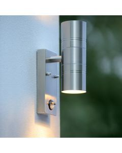 Chroom kleurige buitenlamp Arne - Met sensor