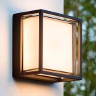 Zwarte buitenlamp modern, Singa, 9,6W, 2700K LED, IP54