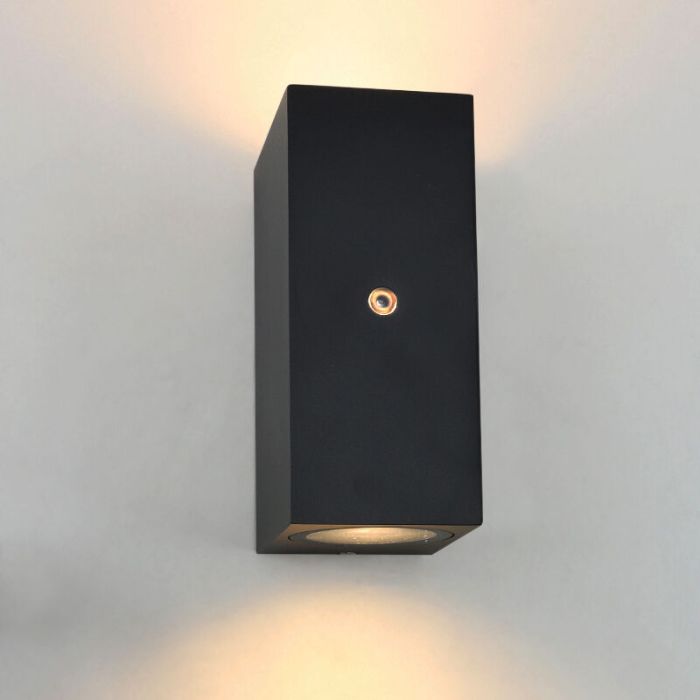 Moderne buiten wandlamp met schemersensor zwart, Corella, IP54