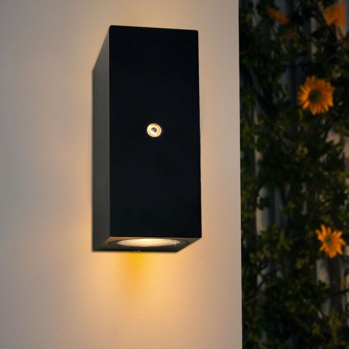 Moderne buiten wandlamp met schemersensor zwart, Corella, IP54