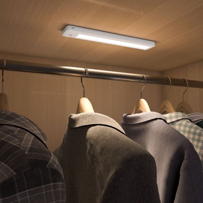 Witte oplaadbare kastlamp kunststof, Saima, 2,4W, 2700K LED
