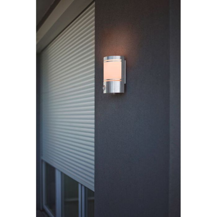 Zilveren moderne buiten wandlamp met bewegingssensor glas, Aartje, IP44