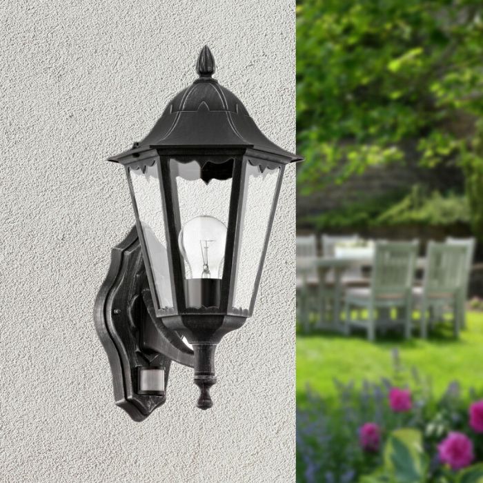 Zwarte klassieke buiten wandlamp met bewegingssensor aluminium, Leanna, IP44