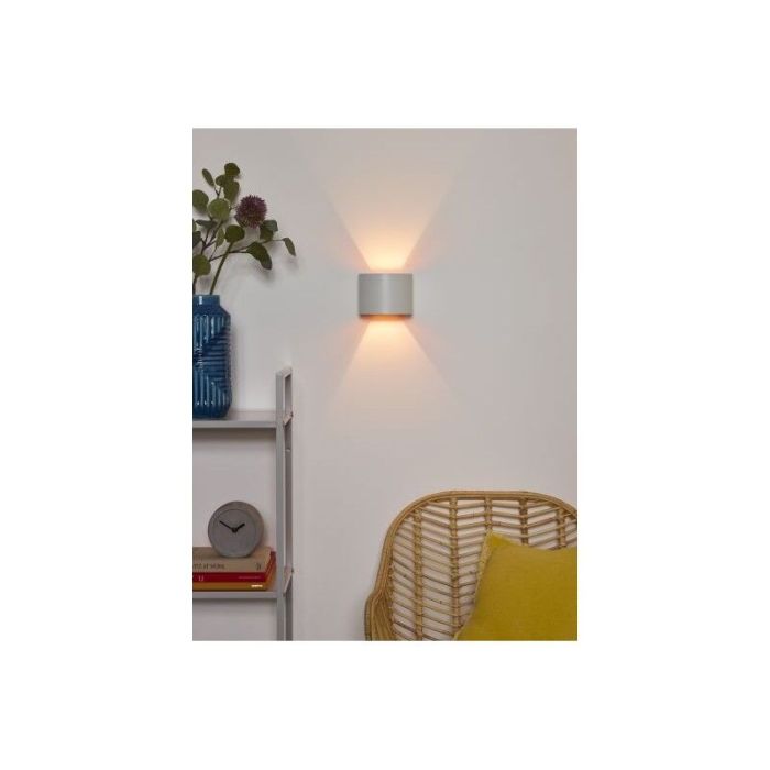 Witte wandlamp Xio, Aluminium