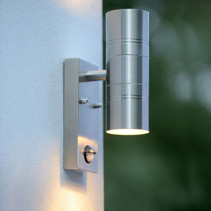 Chroom kleurige buitenlamp Arne - Met sensor