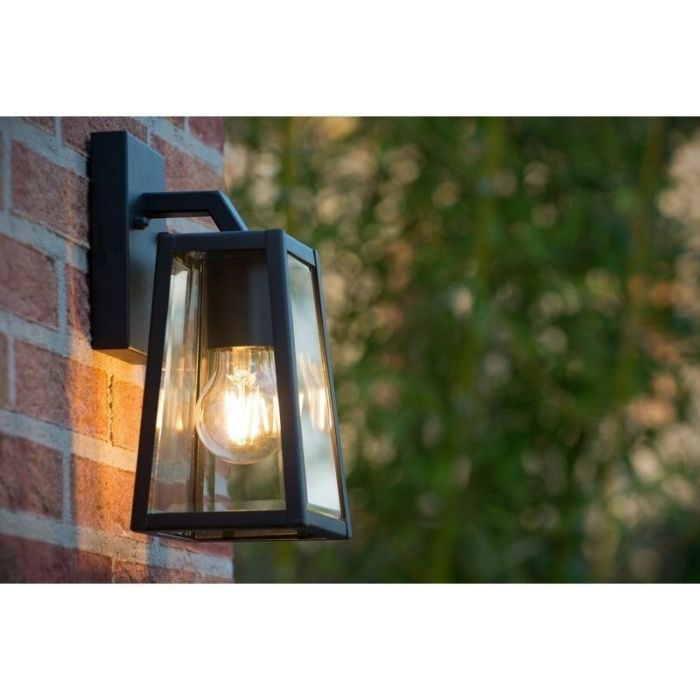 Zwarte wandlamp Matslot, Hoekvormig