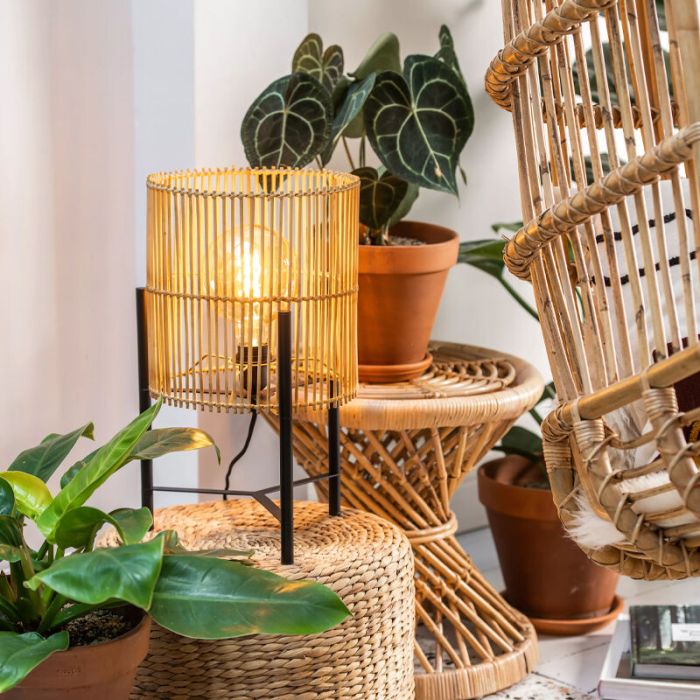 Houten landelijke tafellamp, Jantine, rotan