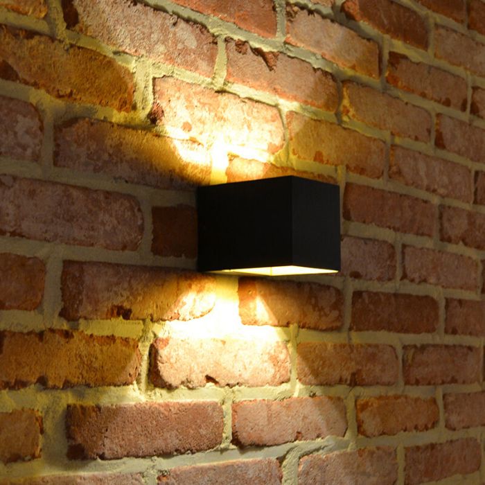 Zwarte moderne wandlamp, Devi, metaal