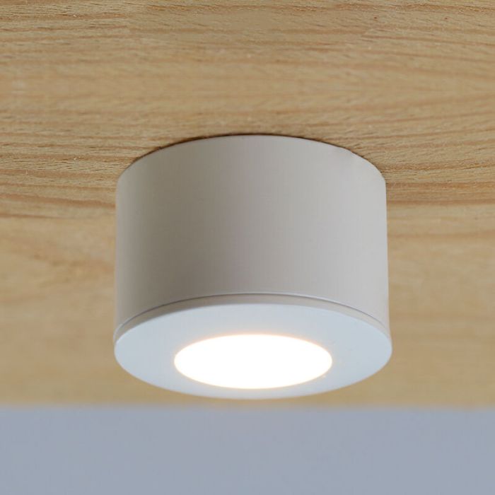 3 ronde witte veranda opbouwspots Vasso, IP44, incl. aansluitset en afstandbediening