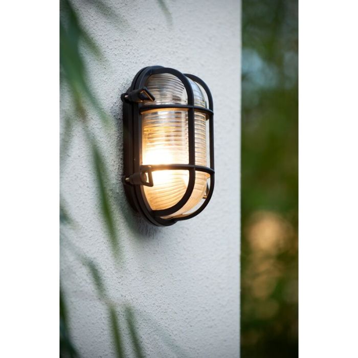 Zwarte klassieke buitenlamp aluminium, Leanna, IP44 Zwarte klassieke buitenlamp aluminium, Leanna, IP44